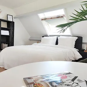 At The Amstel River With 2br 2ba And Garden Amstelveen